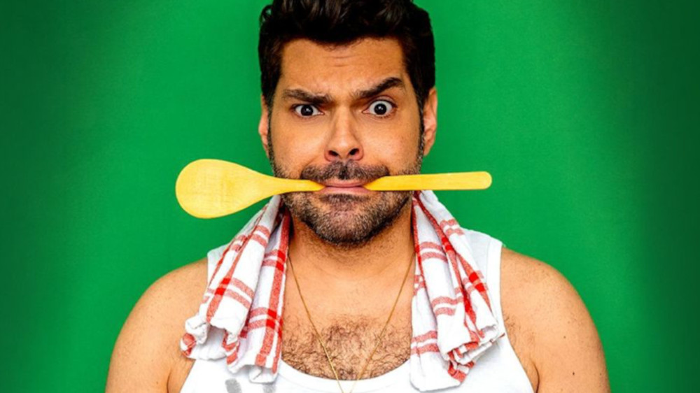 Comedian Joe Di Nardo mit Kochlöffel – „Don‘t tatschi sonst klatschi“ im il Boccone Konstanz